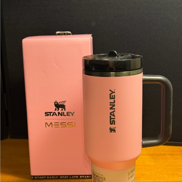 Pink Messi x Stanley Goat 40 Ounce Quencher Protour Flip Straw Tumbler - Picture 2 of 5
